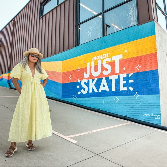 Abercrombie keyhole textured dress medium euc - Picture 5 of 7